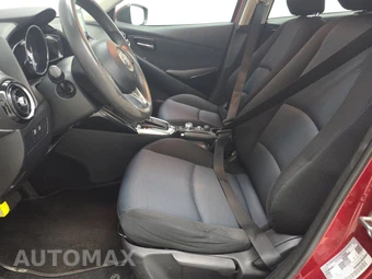 2016 Scion iA – miniatura 7