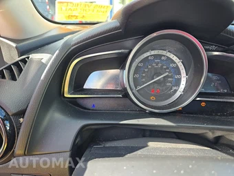 2016 Scion iA - miniatura 12