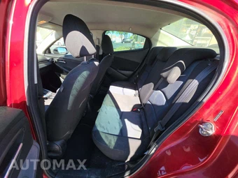 2016 Scion iA – miniatura 10