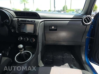 2016 Scion tC – miniatura 18