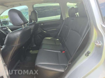 2016 Subaru Forester 2.0XT Touring – miniatura 13