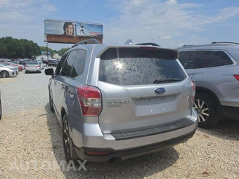 2016 Subaru Forester 2.0XT Touring – miniatura 2