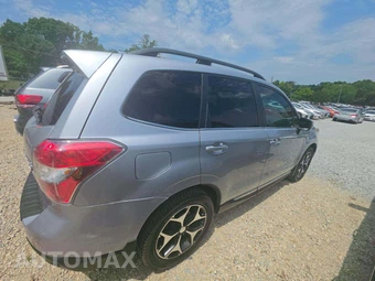 2016 Subaru Forester 2.0XT Touring – miniatura 4