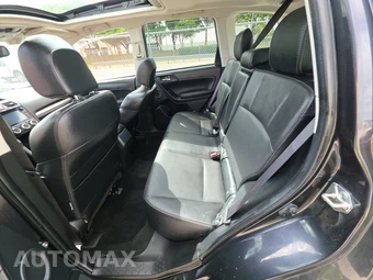 2016 Subaru Forester 2.0XT Touring – miniatura 13