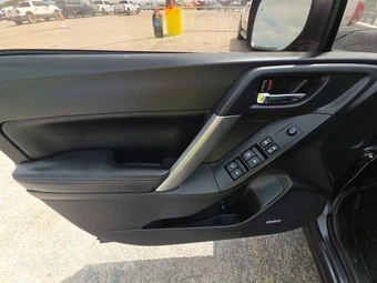 2016 Subaru Forester 2.0XT Touring – miniatura 9