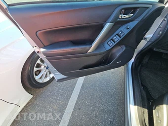 2016 Subaru Forester 2.0XT Touring - miniatura 9
