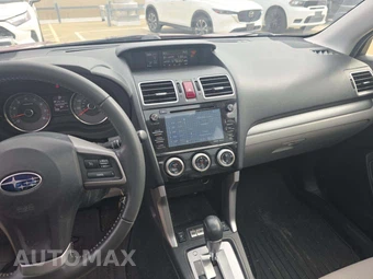 2016 Subaru Forester 2.5i Limited - miniatura 10