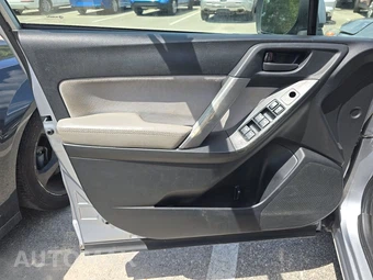 2016 Subaru Forester 2.5i Premium – miniatura 9
