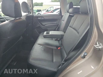 2016 Subaru Forester 2.5i Touring – miniatura 13