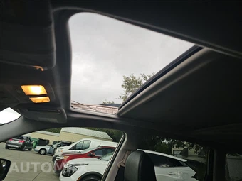 2016 Subaru Forester 2.5i Touring – miniatura 17