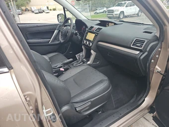 2016 Subaru Forester 2.5i Touring – miniatura 8