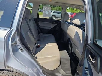 2016 Subaru Forester 2.5i Touring – miniatura 16