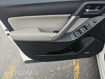2016 Subaru Forester 2.5i Touring – miniatura 9