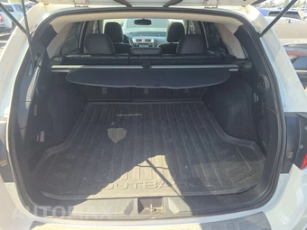 2016 Subaru Outback 3.6R Limited – miniatura 16