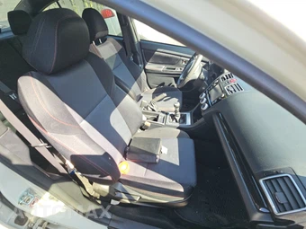 2016 Subaru WRX Premium – miniatura 8