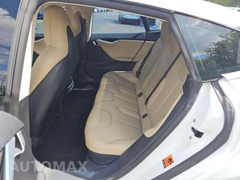2016 Tesla Model S 70 – miniatura 13