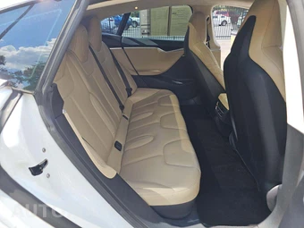 2016 Tesla Model S 70 – miniatura 16