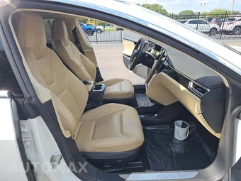 2016 Tesla Model S 70 – miniatura 18