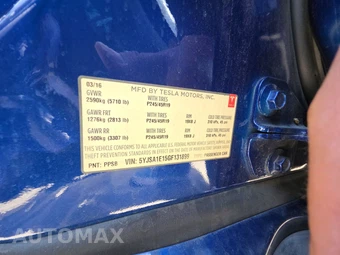 2016 Tesla Model S 70 – miniatura 15