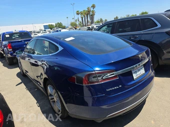 2016 Tesla Model S 70 – miniatura 6