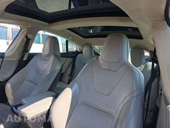 2016 Tesla Model S 70D – miniatura 11