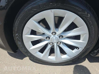 2016 Tesla Model S 70D – miniatura 20
