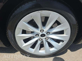2016 Tesla Model S 70D – miniatura 21