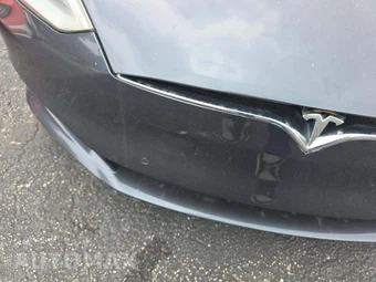 2016 Tesla Model S 90D - miniatura 23