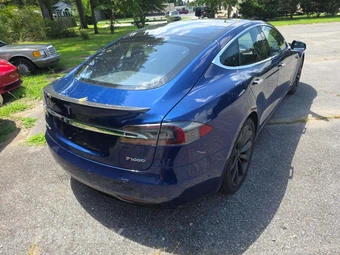 2016 Tesla Model S P100D – miniatura 3