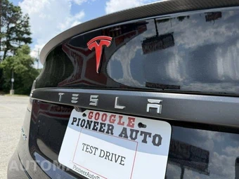 2016 Tesla Model S P90D - miniatura 4