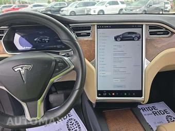2016 Tesla Model X 75D - miniatura 10