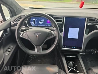 2016 Tesla Model X 75D - miniatura 14