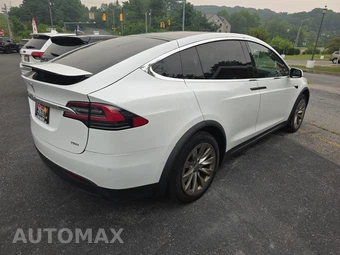 2016 Tesla Model X 75D - miniatura 4