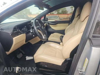 2016 Tesla Model X 75D - miniatura 6