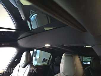 2016 Tesla Model X 75D – miniatura 11