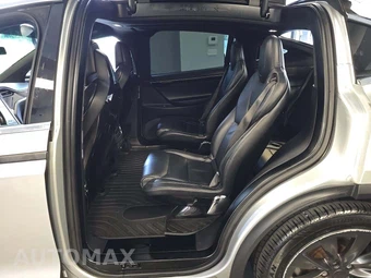 2016 Tesla Model X 75D – miniatura 13