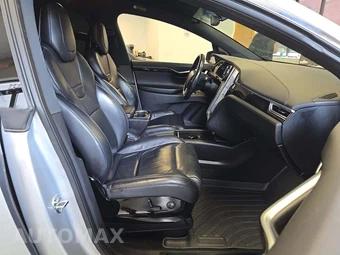 2016 Tesla Model X 75D – miniatura 19