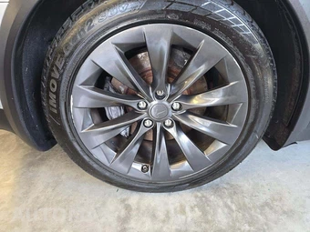 2016 Tesla Model X 75D – miniatura 26