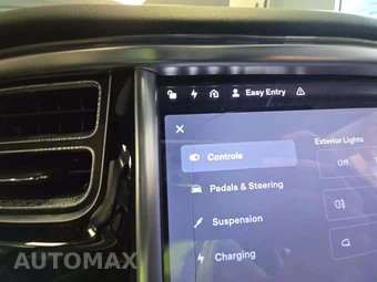 2016 Tesla Model X 75D – miniatura 28