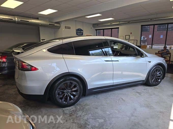 2016 Tesla Model X 75D – miniatura 4