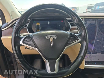 2016 Tesla Model X 90D – miniatura 10