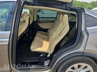 2016 Tesla Model X 90D – miniatura 13