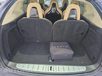 2016 Tesla Model X 90D – miniatura 17