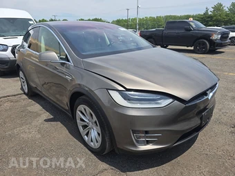 2016 Tesla Model X 90D – miniatura 3