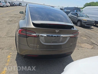 2016 Tesla Model X 90D – miniatura 5