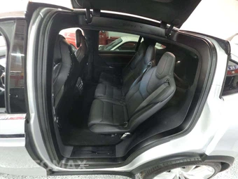 2016 Tesla Model X 90D - miniatura 13