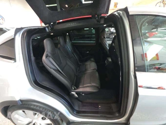 2016 Tesla Model X 90D - miniatura 17