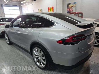 2016 Tesla Model X 90D - miniatura 2