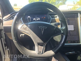 2016 Tesla Model X 90D – miniatura 10