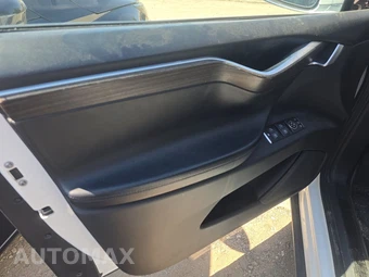 2016 Tesla Model X 90D – miniatura 9